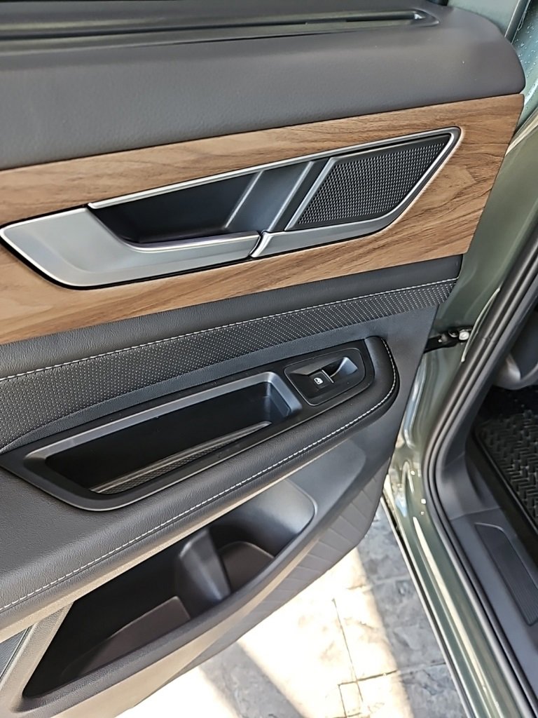 New 2026 Volkswagen Atlas SE image 24