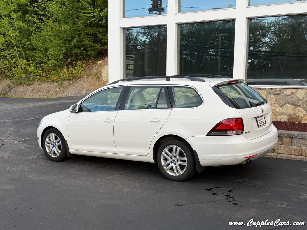 Used 2011 Volkswagen Jetta TDI FWD image 16