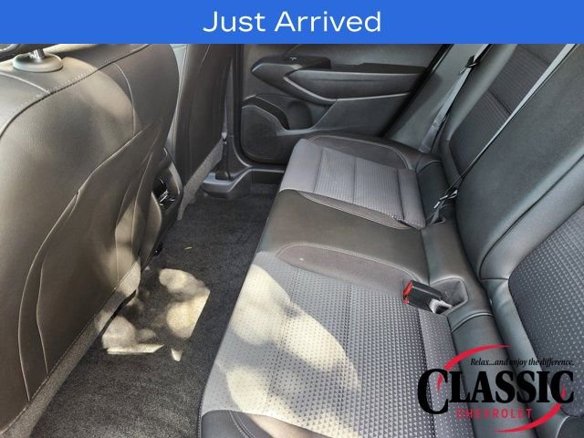 Used 2024 Chevrolet Trax LT w/ Sunroof Package image 40
