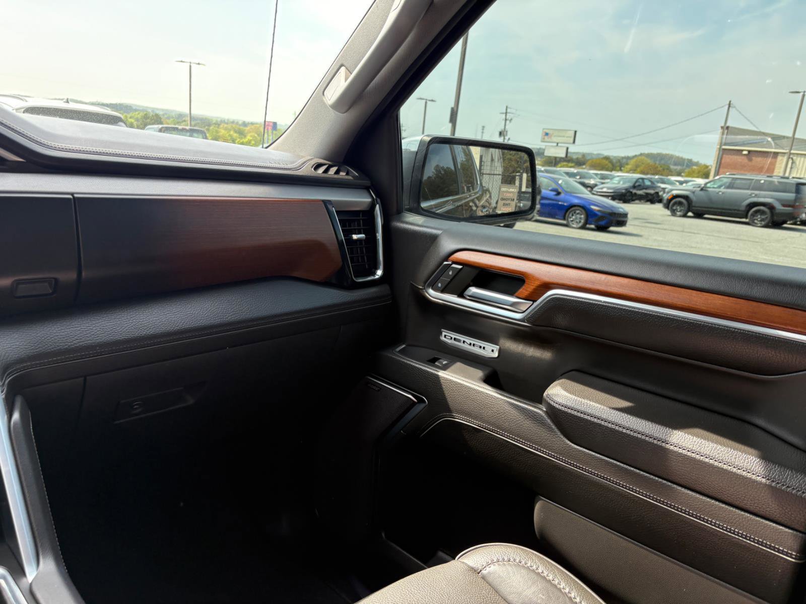 Used 2022 GMC Sierra 1500 Denali w/ Denali Reserve Package image 25