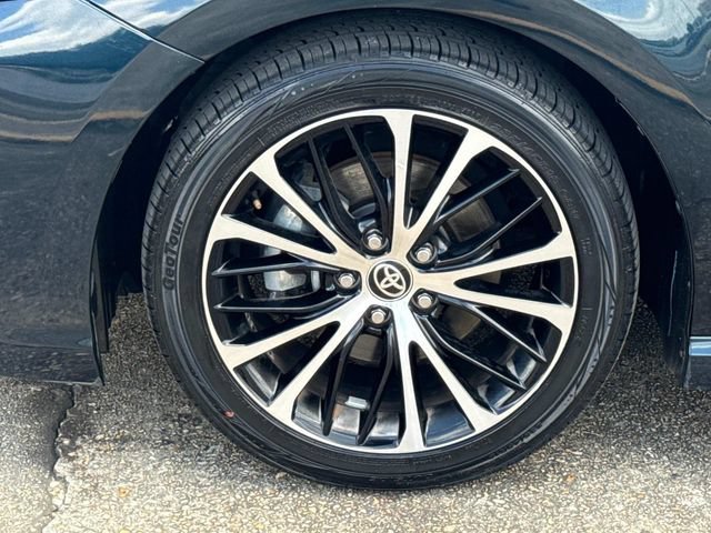 Used 2020 Toyota Camry SE FWD image 5