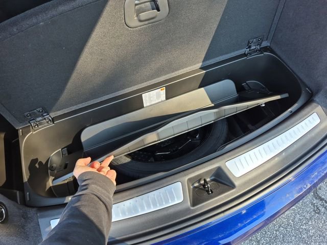 Used 2025 Cadillac XT6 Luxury image 31