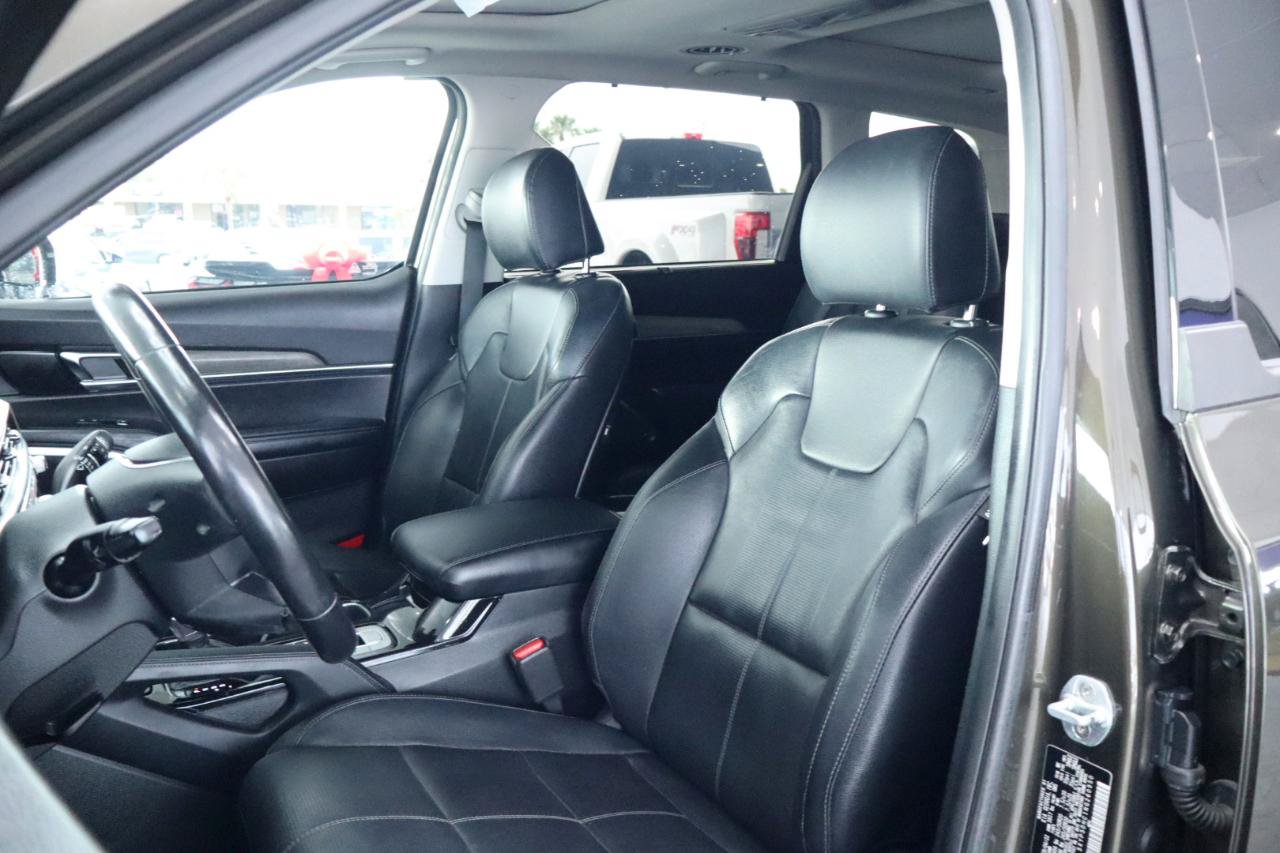 Used 2022 Kia Telluride SX w/ Nightfall Edition Package AWD/4WD image 16