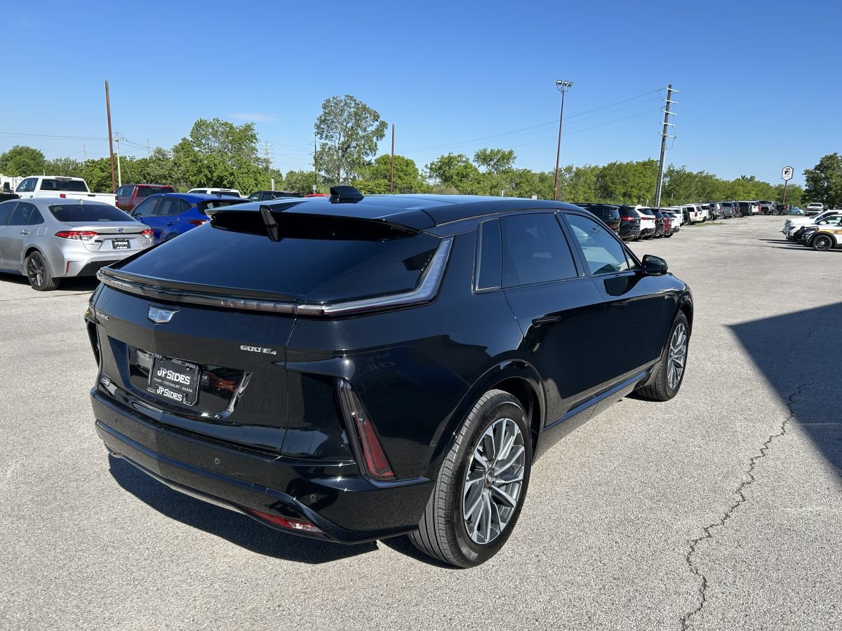 Used 2024 Cadillac Lyriq Sport AWD/4WD image 5