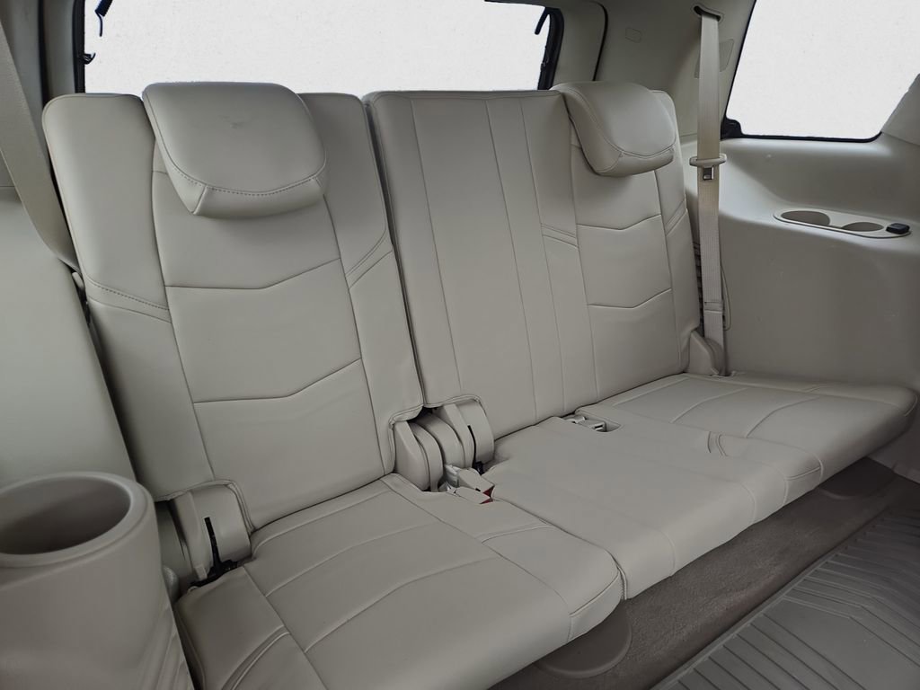 Used 2016 Cadillac Escalade Luxury image 18