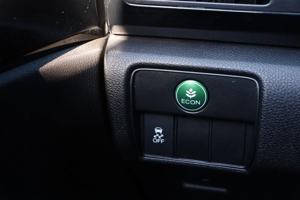 Used 2016 Honda Accord LX image 16