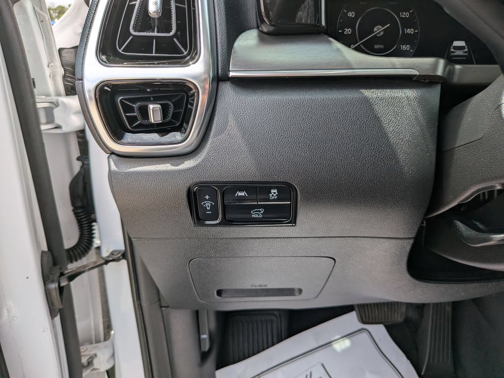Certified 2023 Kia Sorento SX AWD/4WD image 30