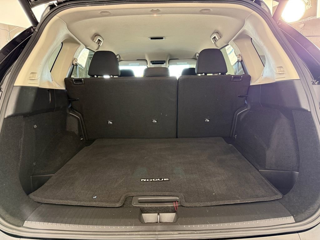 Used 2025 Nissan Rogue SV image 22