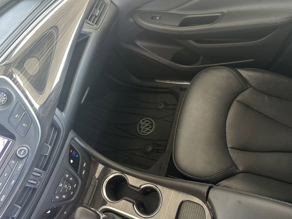 Used 2019 Buick Envision Essence image 25