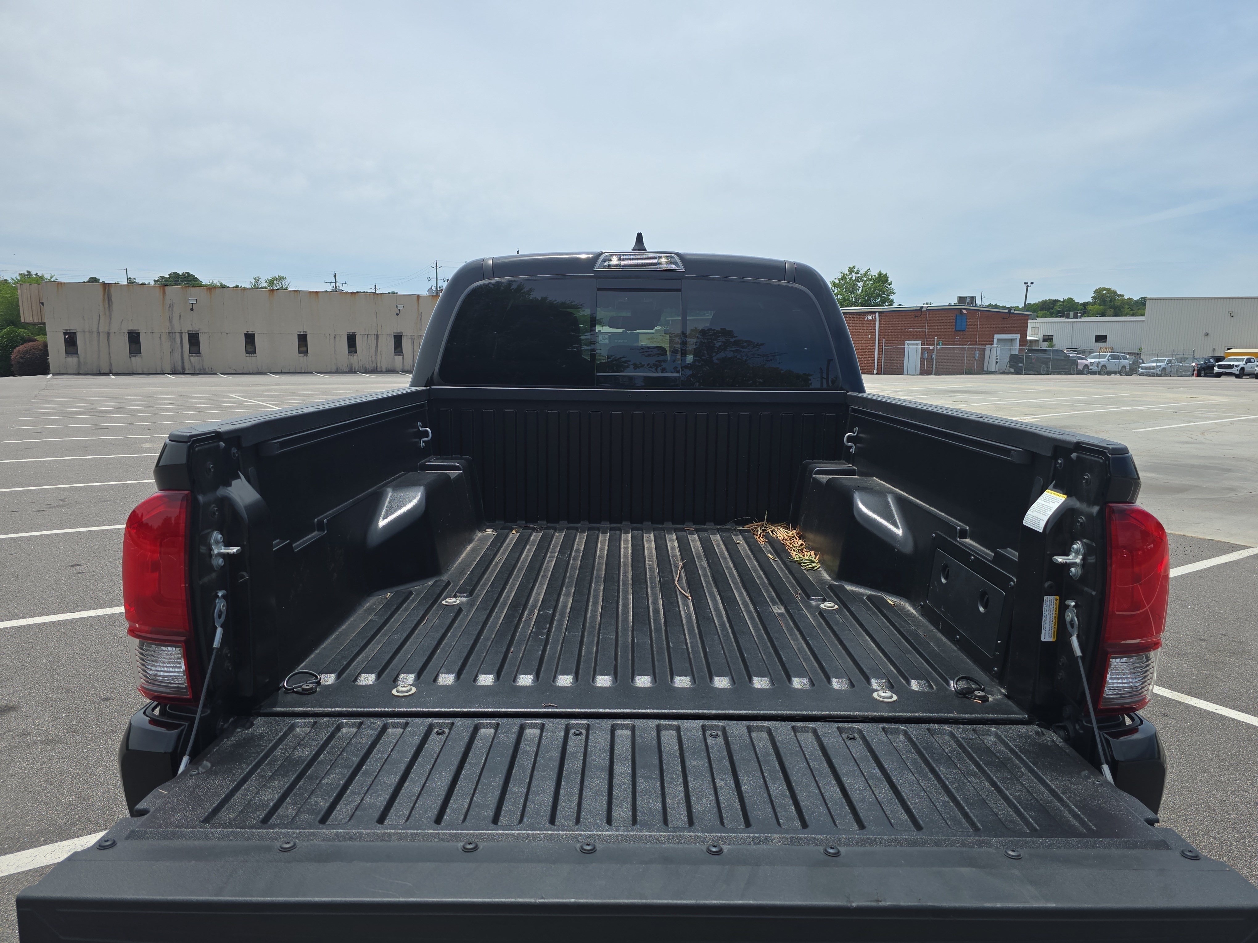 Used 2023 Toyota Tacoma SR5 w/ Technology Package AWD/4WD image 12