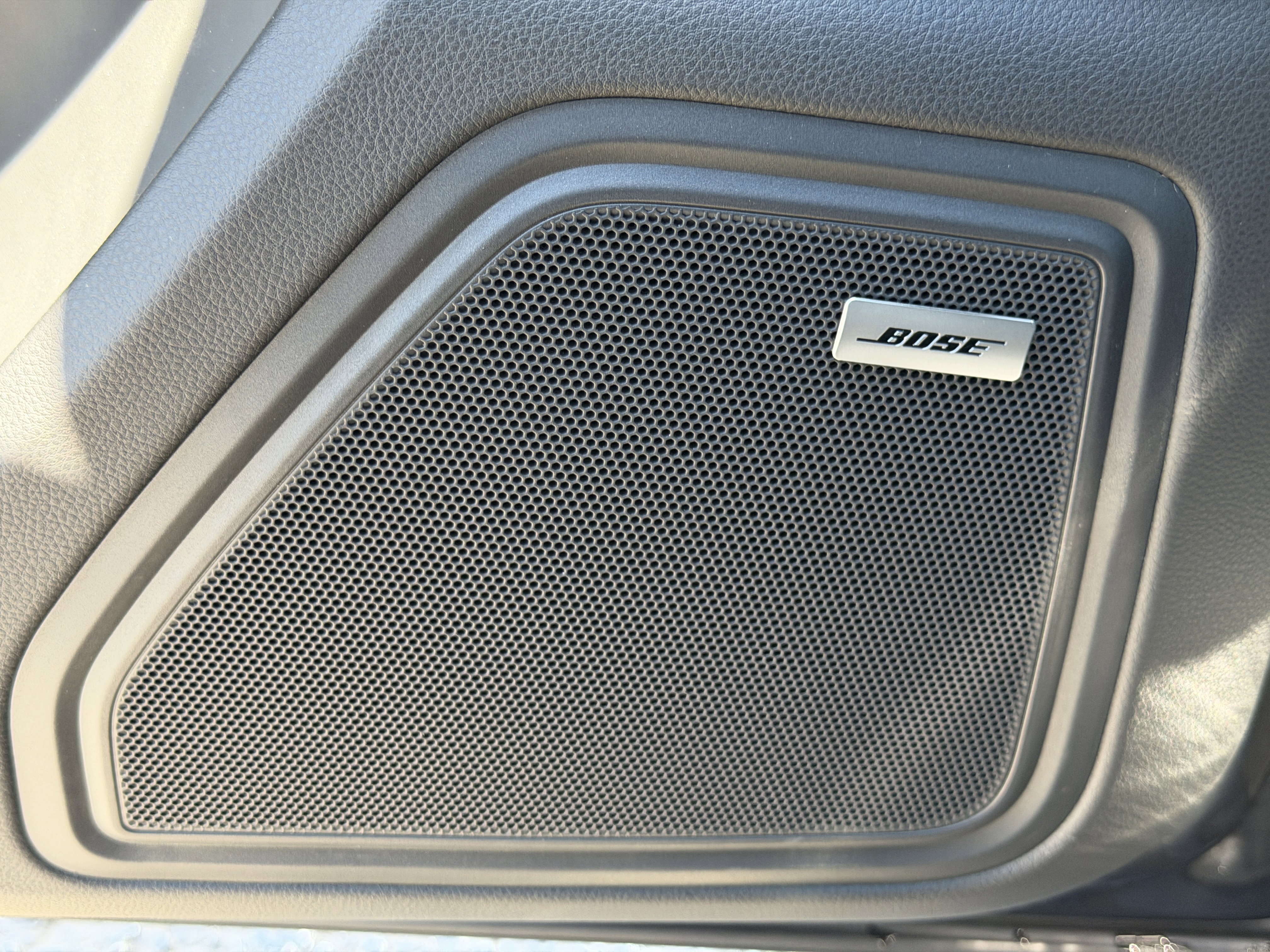 New 2026 Porsche Macan AWD/4WD image 25