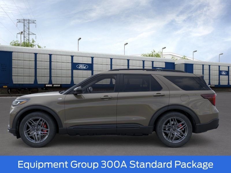 New 2026 Ford Explorer ST-Line w/ ST-Line Street Pack AWD/4WD image 3