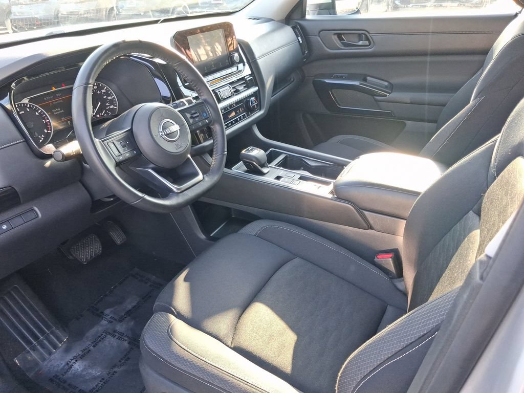 Used 2024 Nissan Pathfinder SV FWD image 14