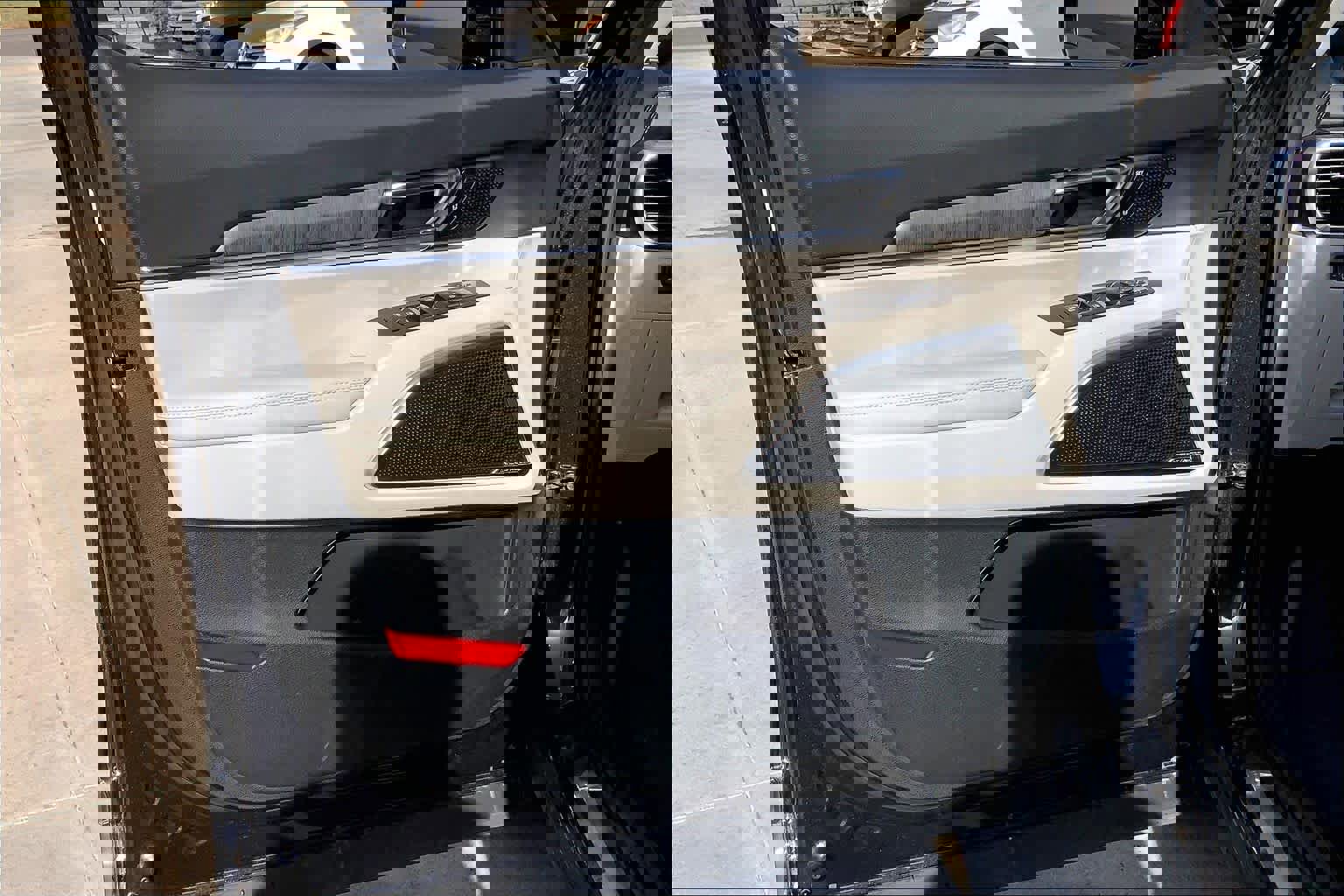 Used 2025 Kia Telluride SX image 22