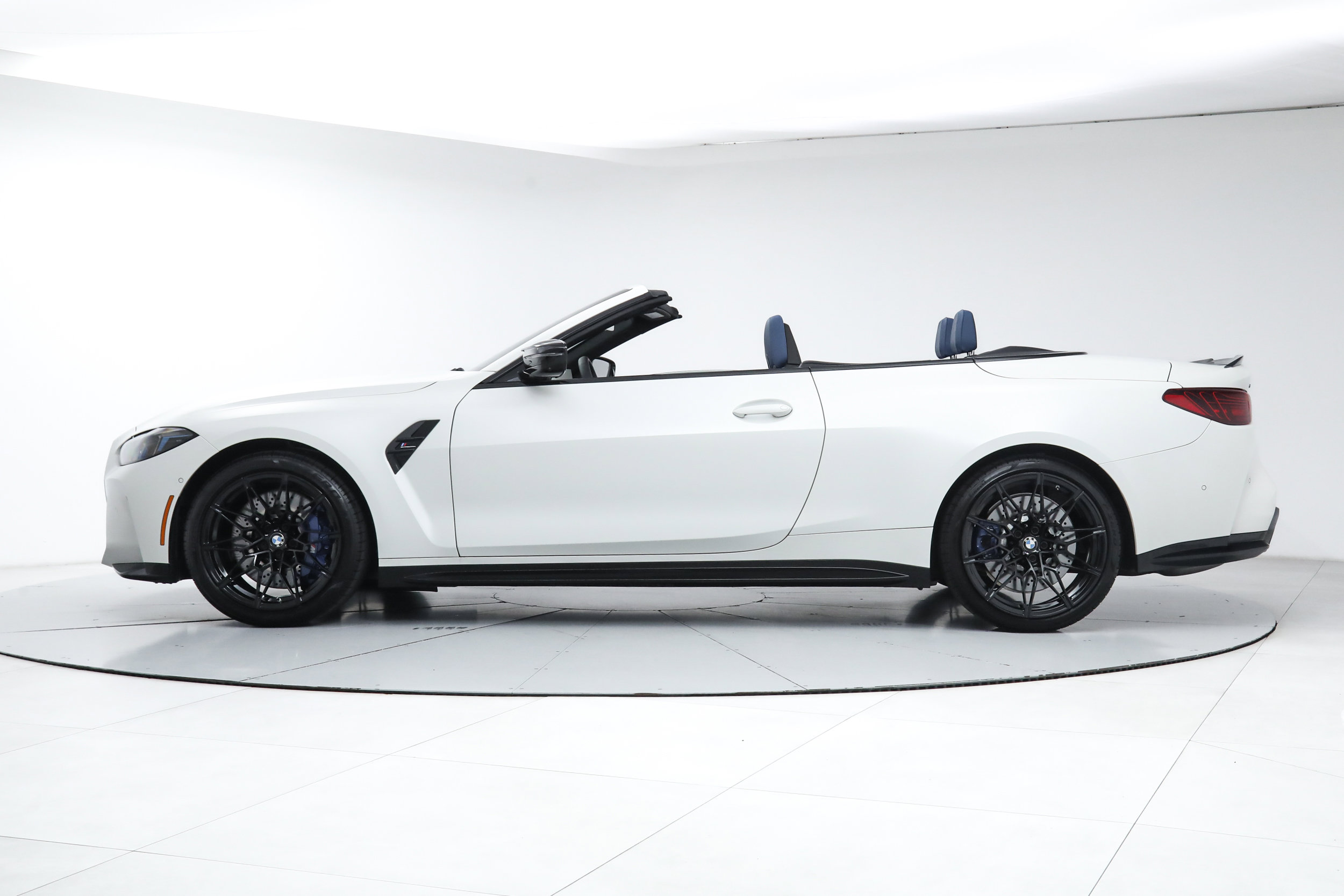 Used 2026 BMW M4 xDrive Competition w/ Executive Package AWD/4WD image 2
