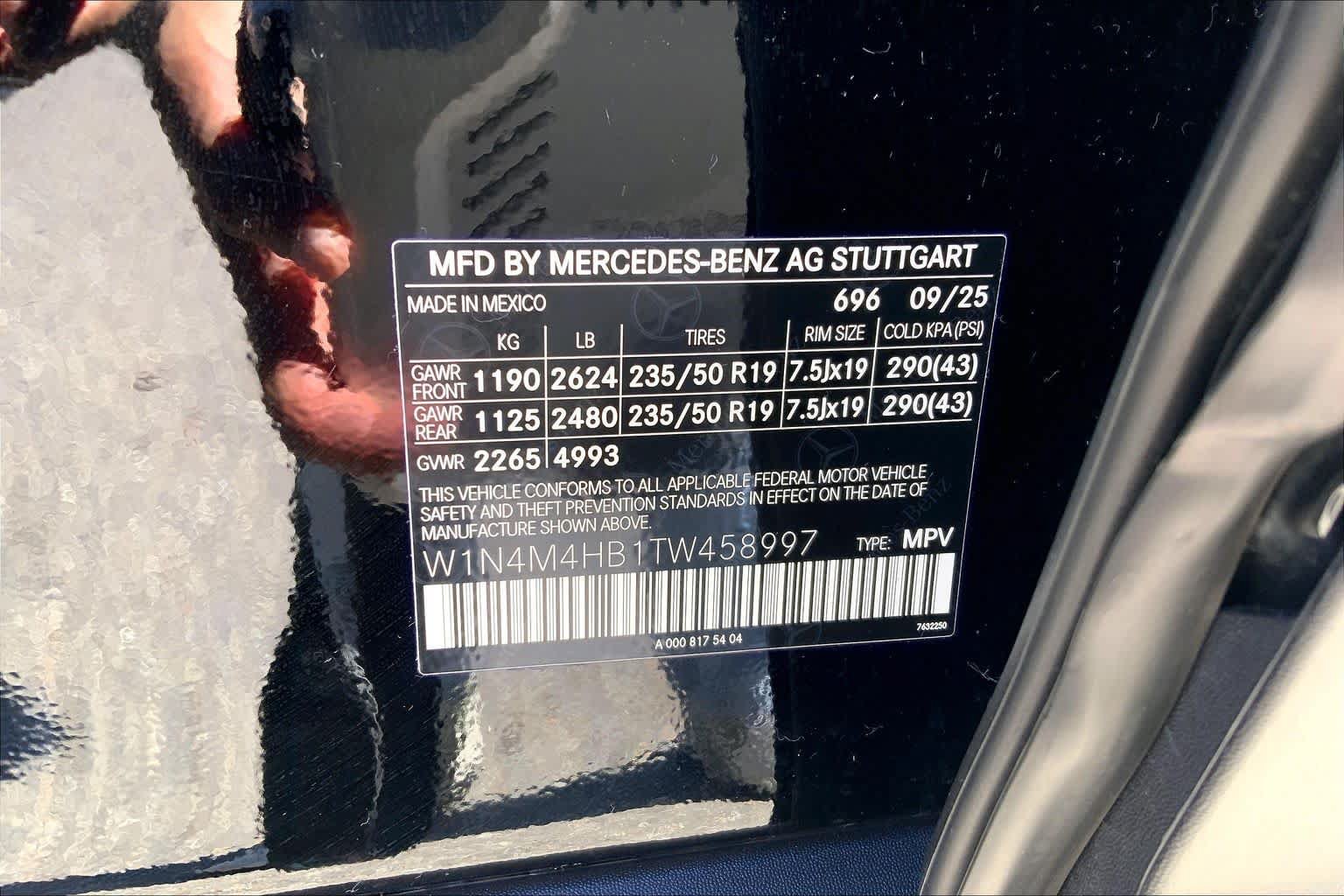 Used 2026 Mercedes-Benz GLB 250 4MATIC image 32