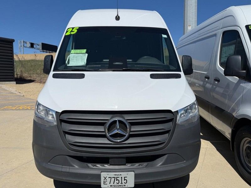 Used 2025 Mercedes-Benz Sprinter 2500 image 7
