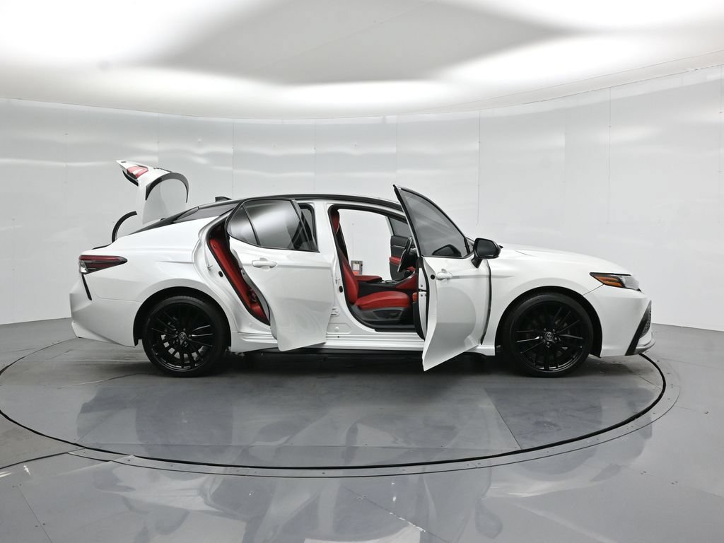 Used 2021 Toyota Camry XSE w/ Navigation Package FWD image 4