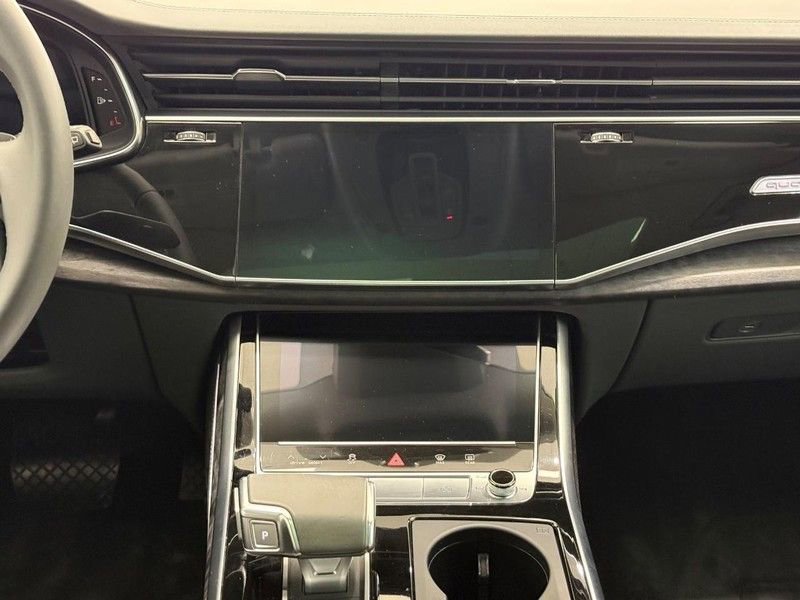 Used 2021 Audi Q8 Prestige image 10