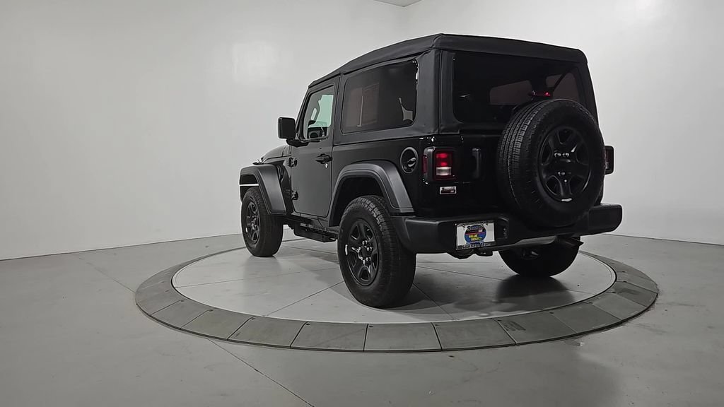 Used 2026 Jeep Wrangler Sport AWD/4WD image 3
