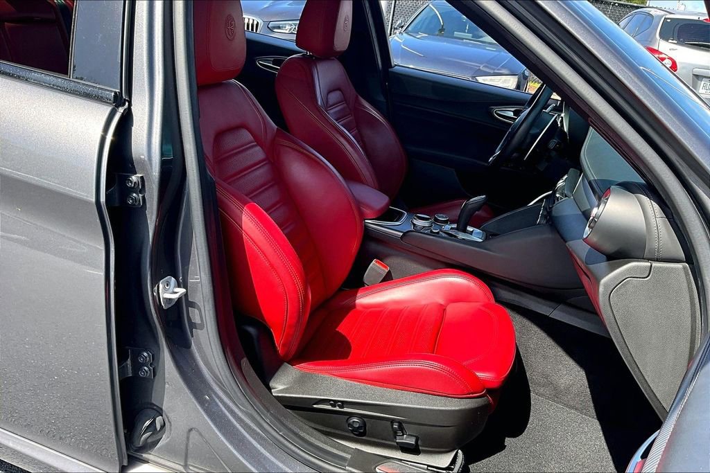 Used 2022 Alfa Romeo Giulia Veloce image 29