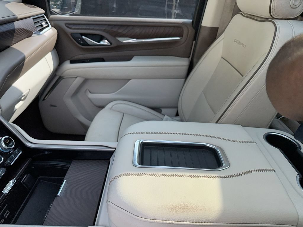 Used 2023 GMC Yukon Denali RWD image 24
