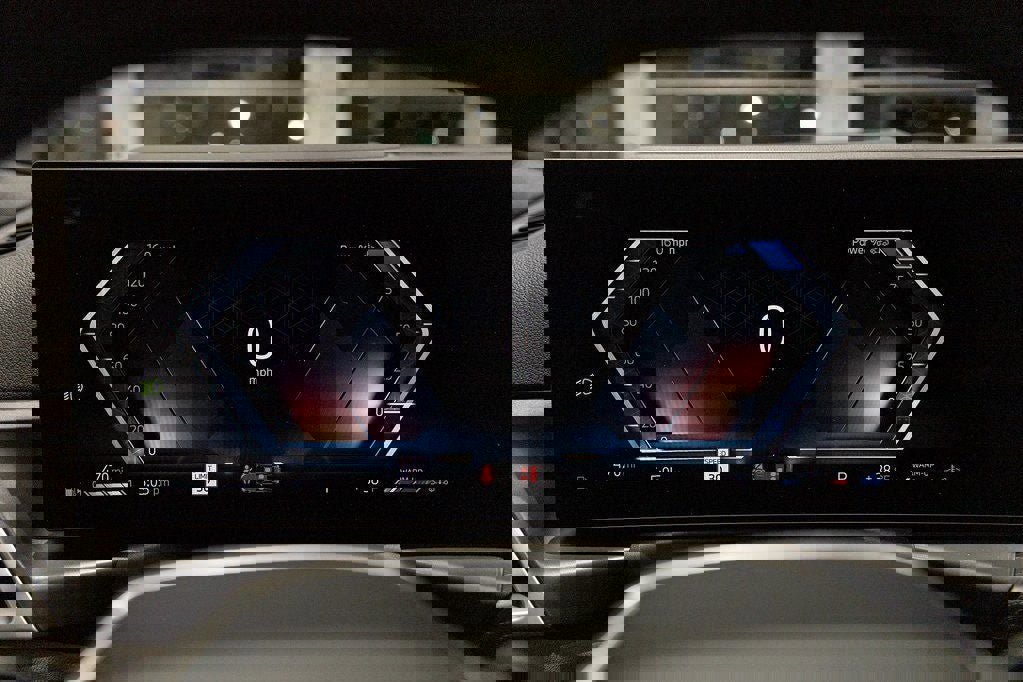 Used 2026 BMW 330i xDrive Sedan w/ Premium Package image 32