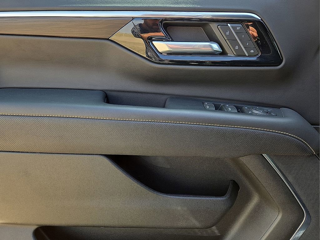 Used 2025 Chevrolet Tahoe Premier image 21