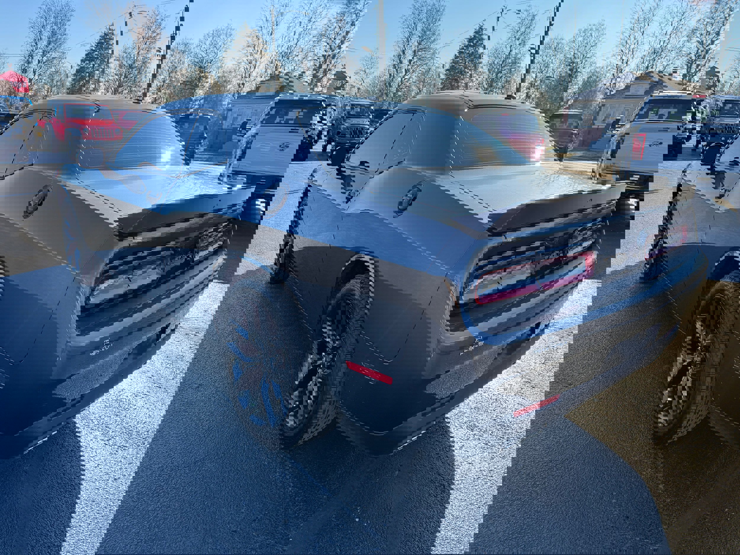 Used 2022 Dodge Challenger SXT w/ Driver Convenience Group image 5