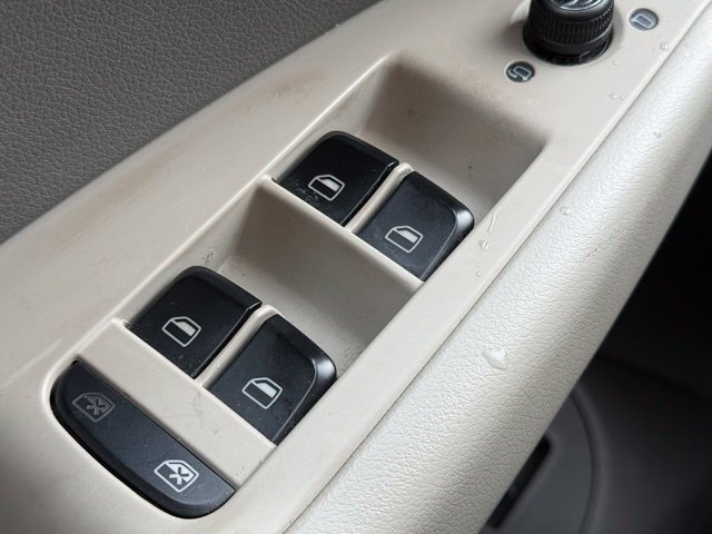 Used 2012 Audi Q5 2.0T Premium Plus AWD/4WD image 24