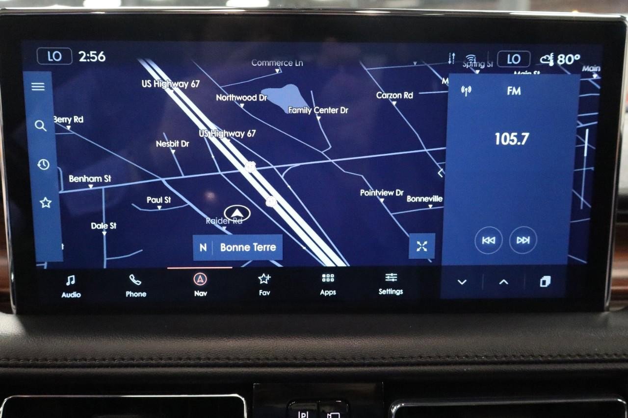 Used 2023 Lincoln Nautilus Reserve image 16