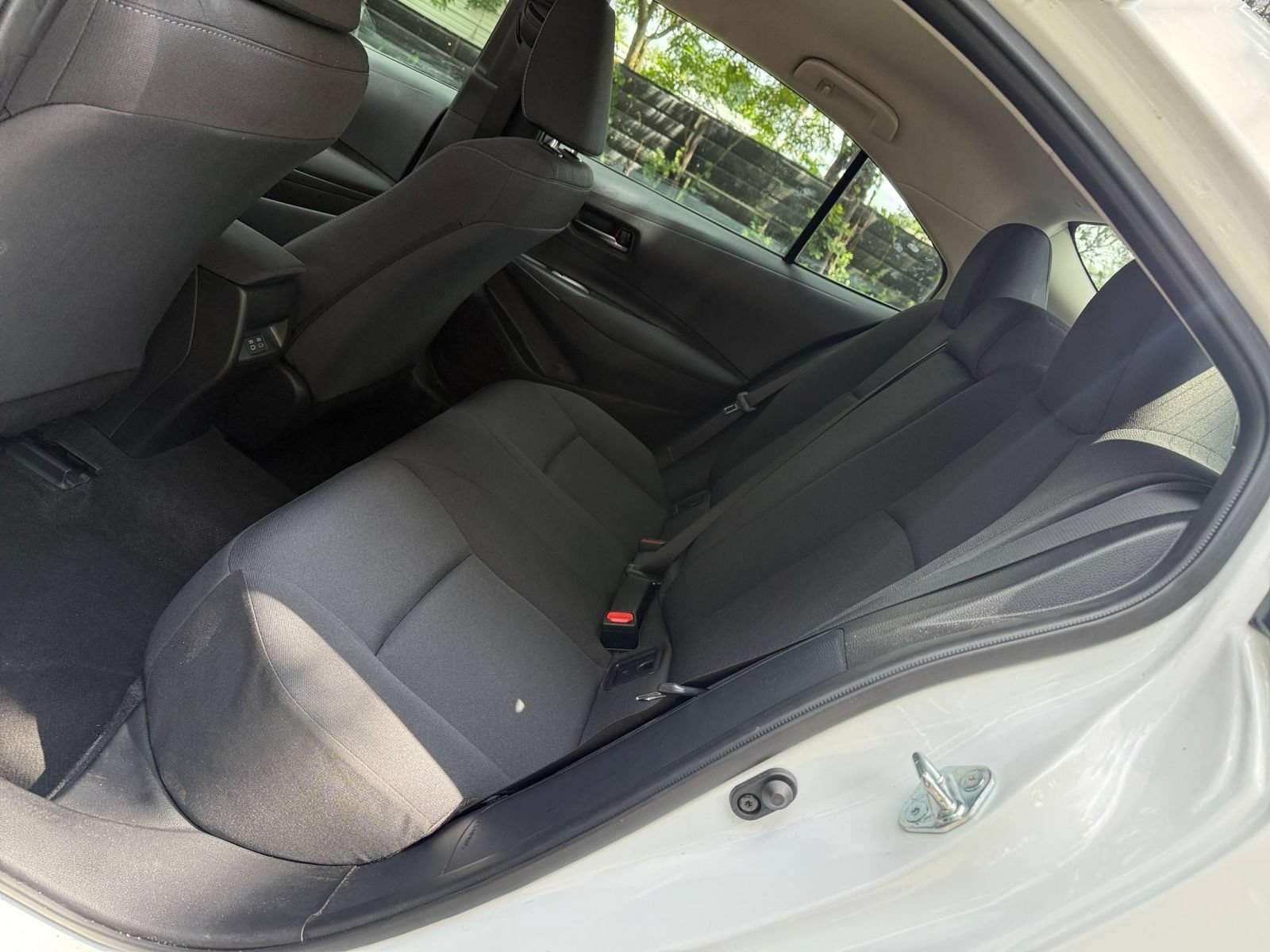 Used 2025 Toyota Corolla LE FWD image 33