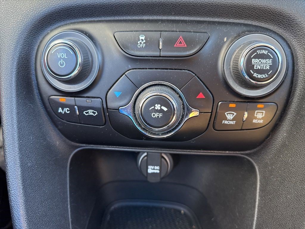 Used 2013 Dodge Dart SXT image 20