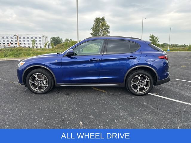 Used 2022 Alfa Romeo Stelvio Ti image 2