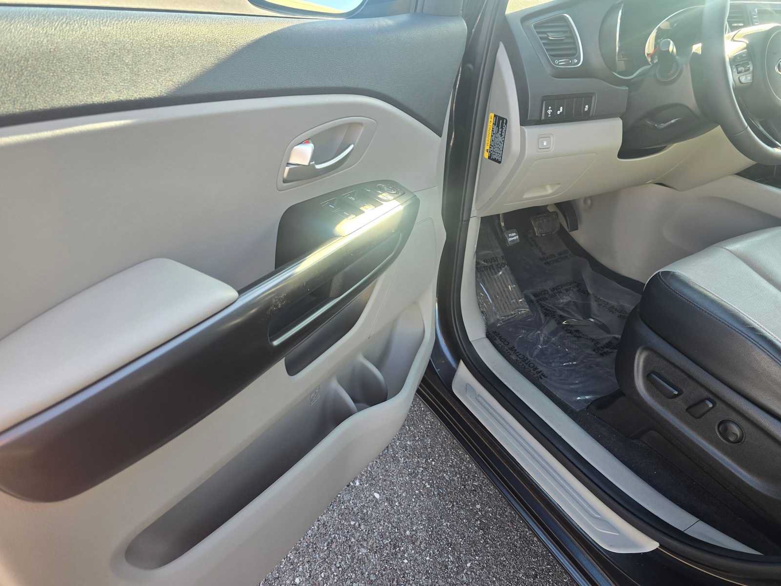 Used 2020 Kia Sedona EX FWD image 20