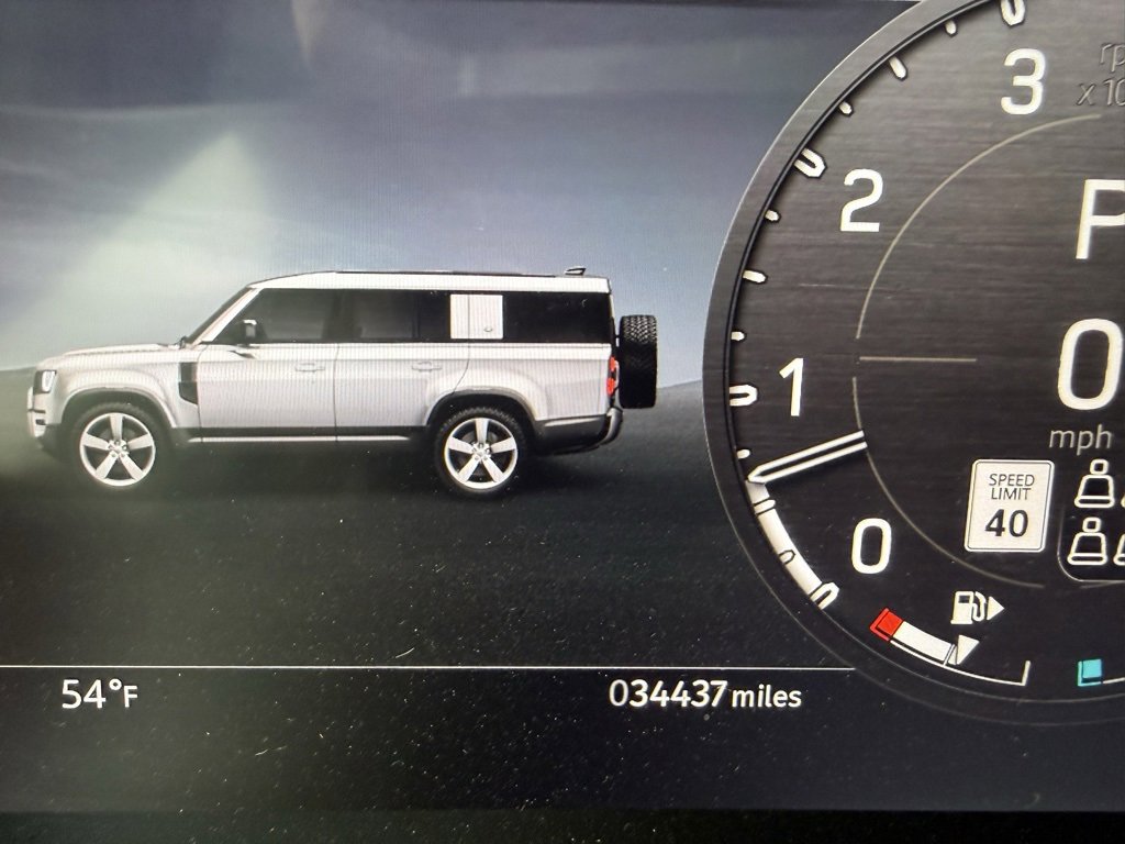 Used 2023 Land Rover Defender 130 X-Dynamic SE image 29