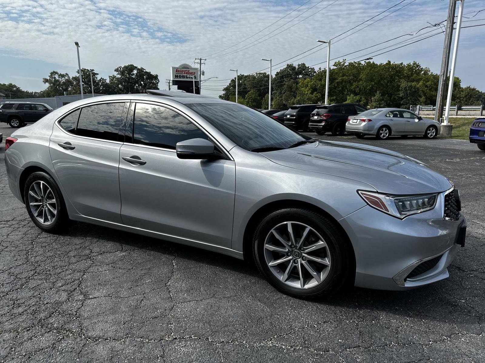 Used 2018 Acura TLX image 9