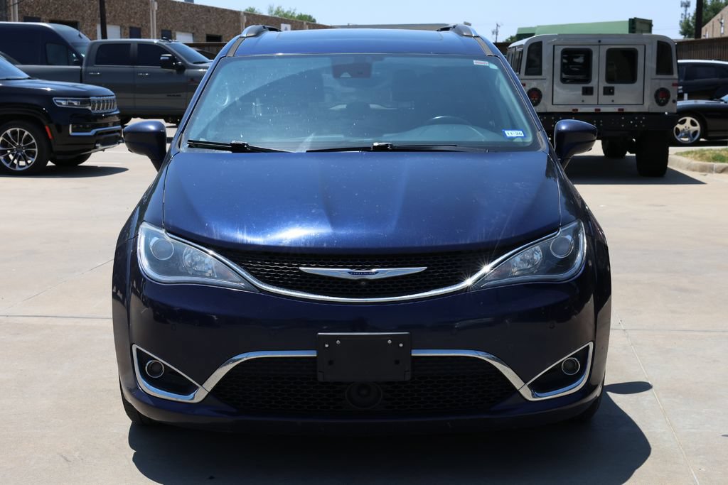 Used 2019 Chrysler Pacifica Touring-L Plus FWD image 2