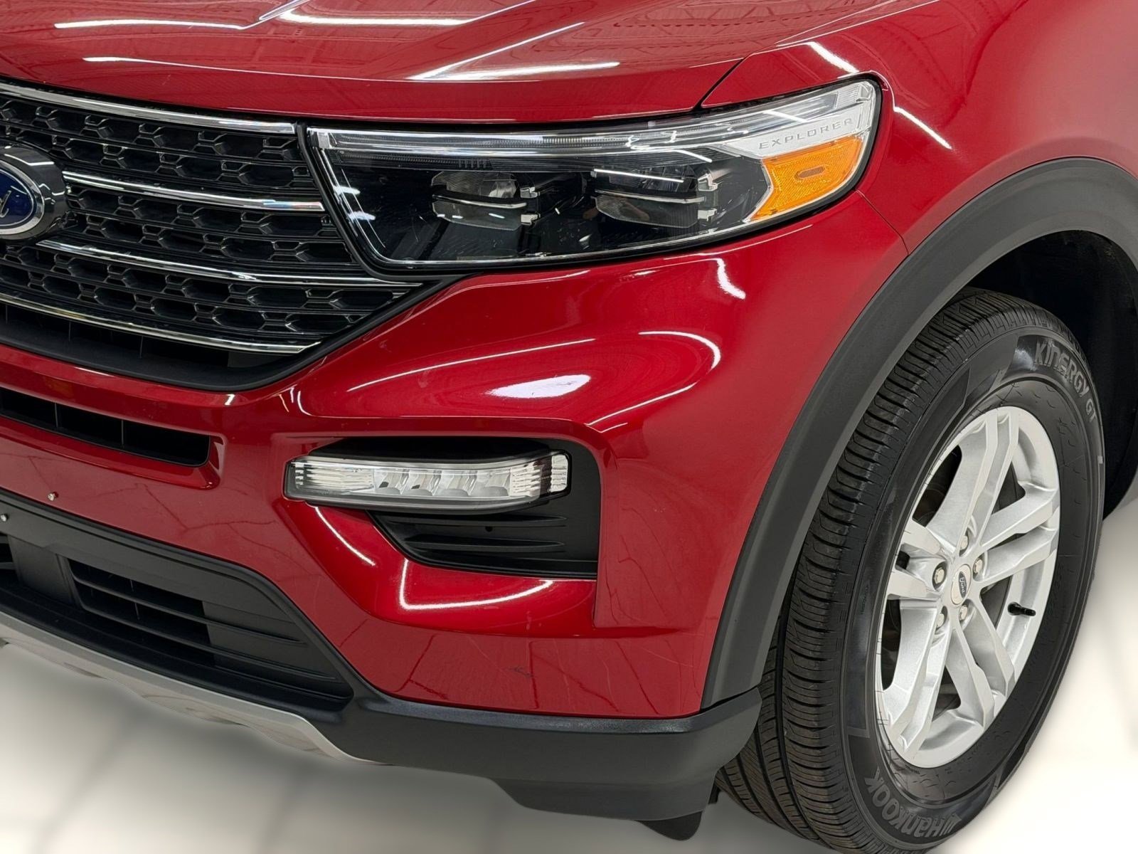 Used 2023 Ford Explorer XLT w/ Equipment Group 202A image 8