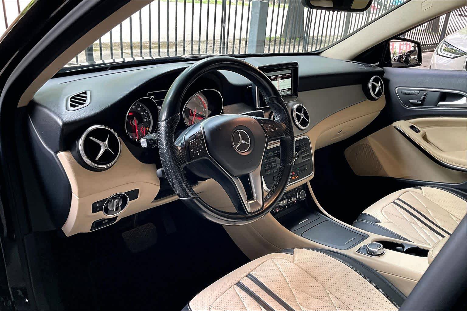 Used 2015 Mercedes-Benz GLA 250 image 17