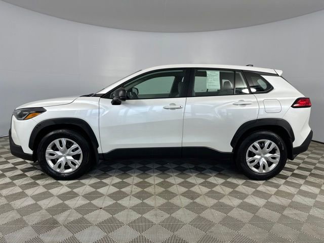 Used 2024 Toyota Corolla Cross L AWD/4WD image 4