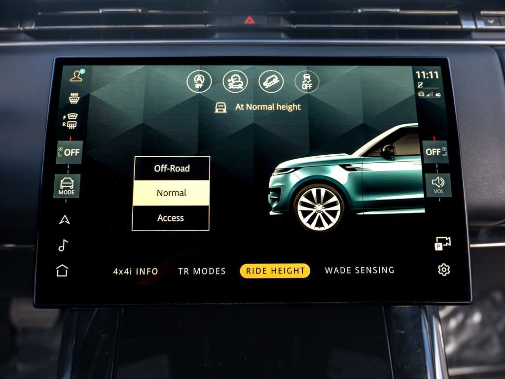 Certified 2024 Land Rover Range Rover Sport SE image 27