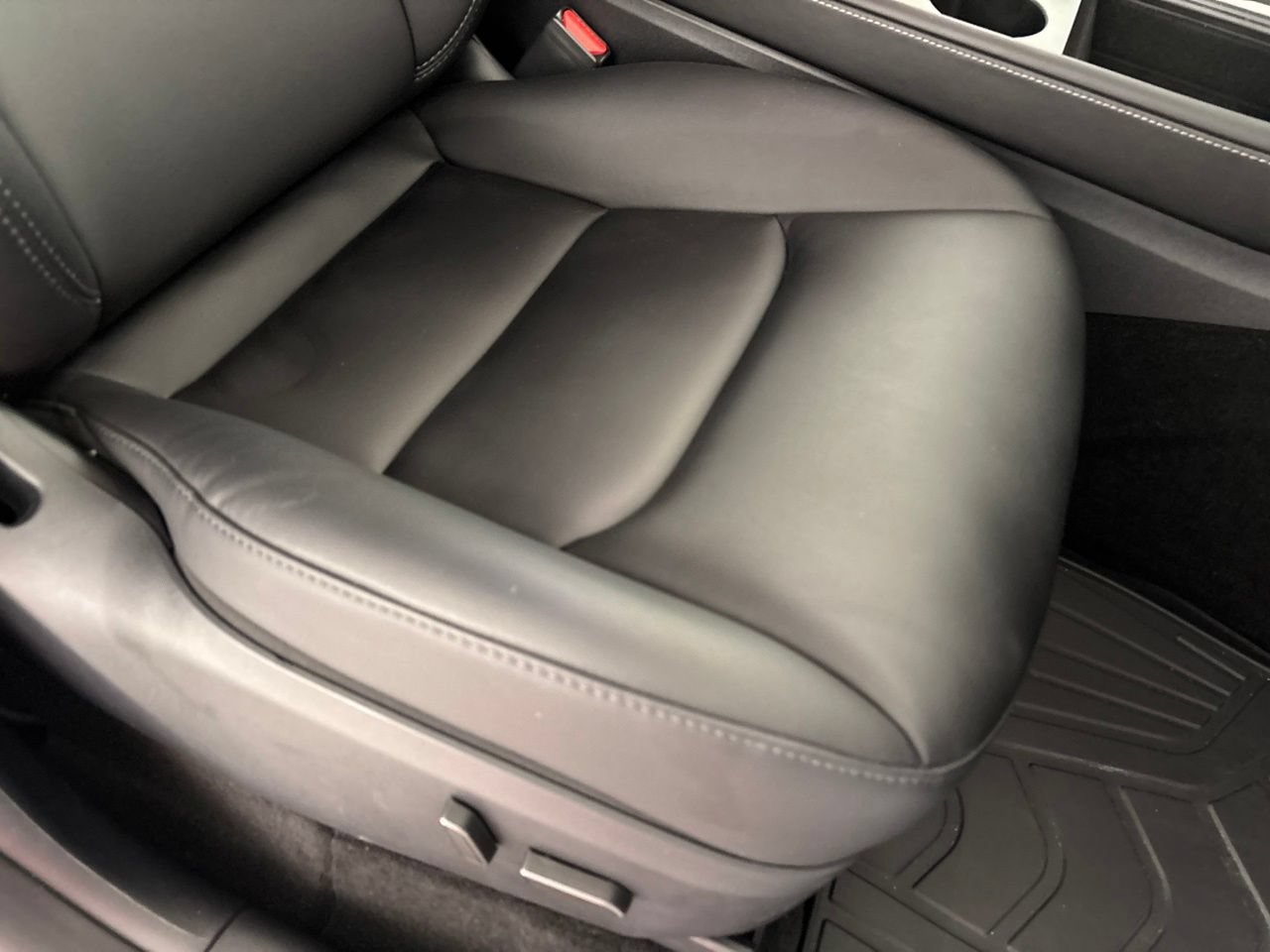 Used 2024 Tesla Model Y 2WD image 23