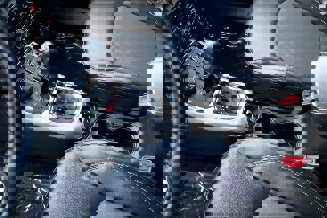 Used 2020 Jeep Compass Latitude w/ Cold Weather Group image 16