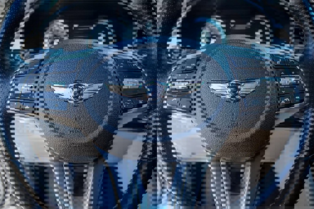 Used 2022 Genesis G70 3.3T image 16