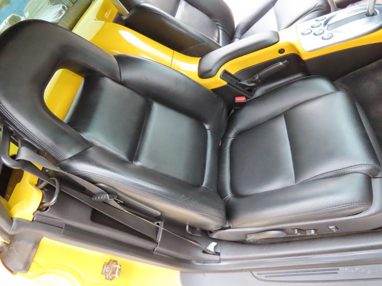 Used 2004 Chevrolet SSR w/ Preferred Equipment Group image 25