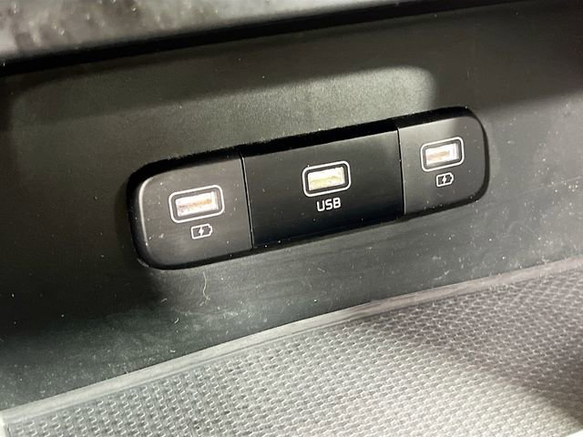 Used 2024 Kia Carnival LX FWD image 35