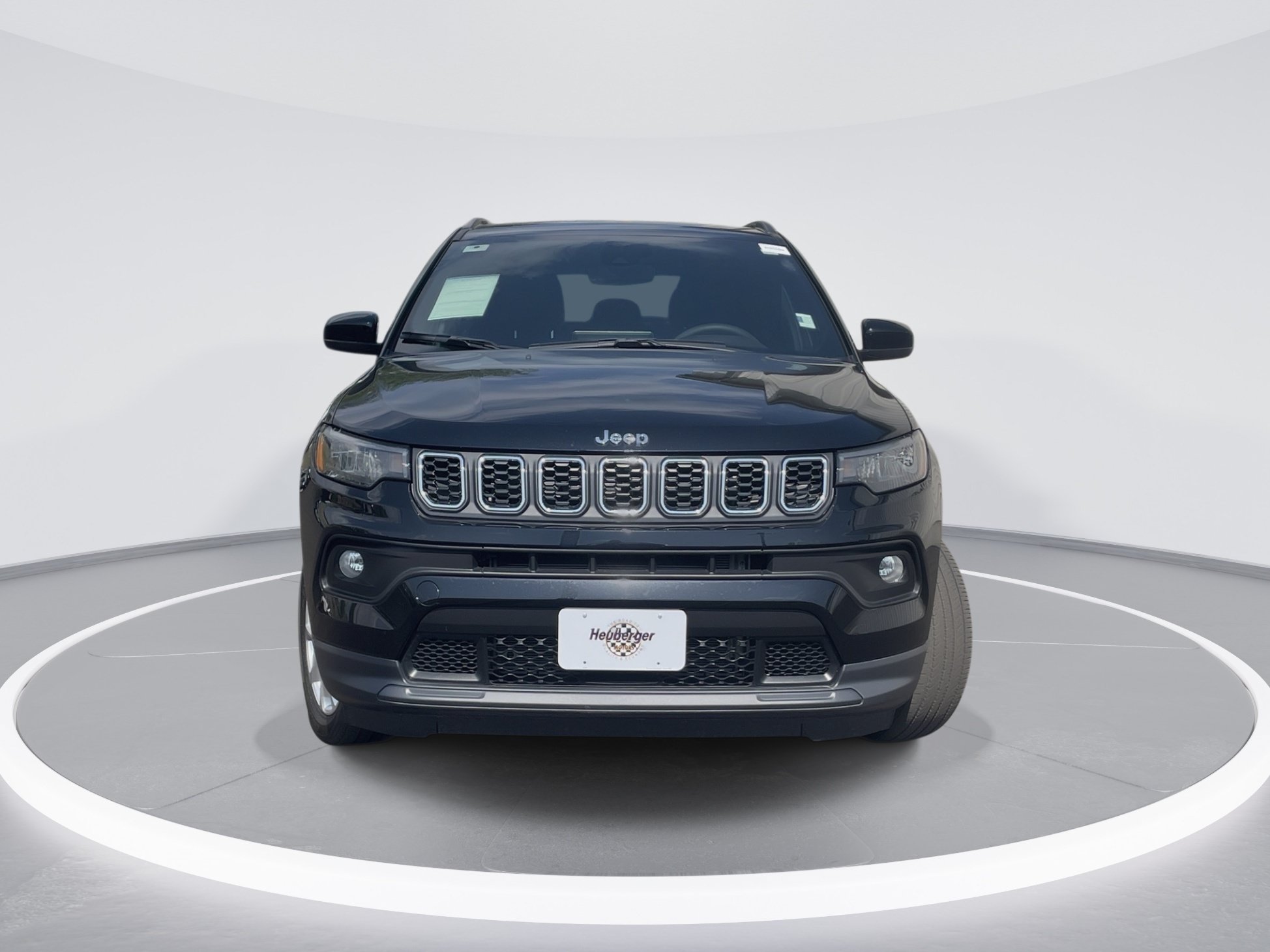 Used 2024 Jeep Compass Latitude AWD/4WD image 2