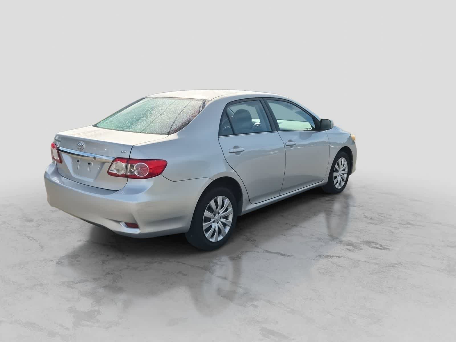 Used 2013 Toyota Corolla LE FWD image 8
