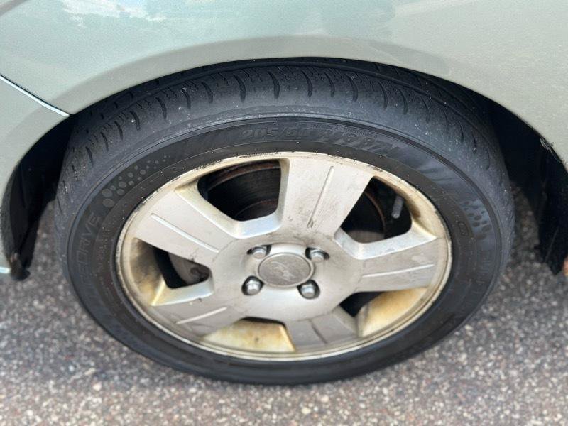 Used 2005 Ford Focus SES FWD image 22